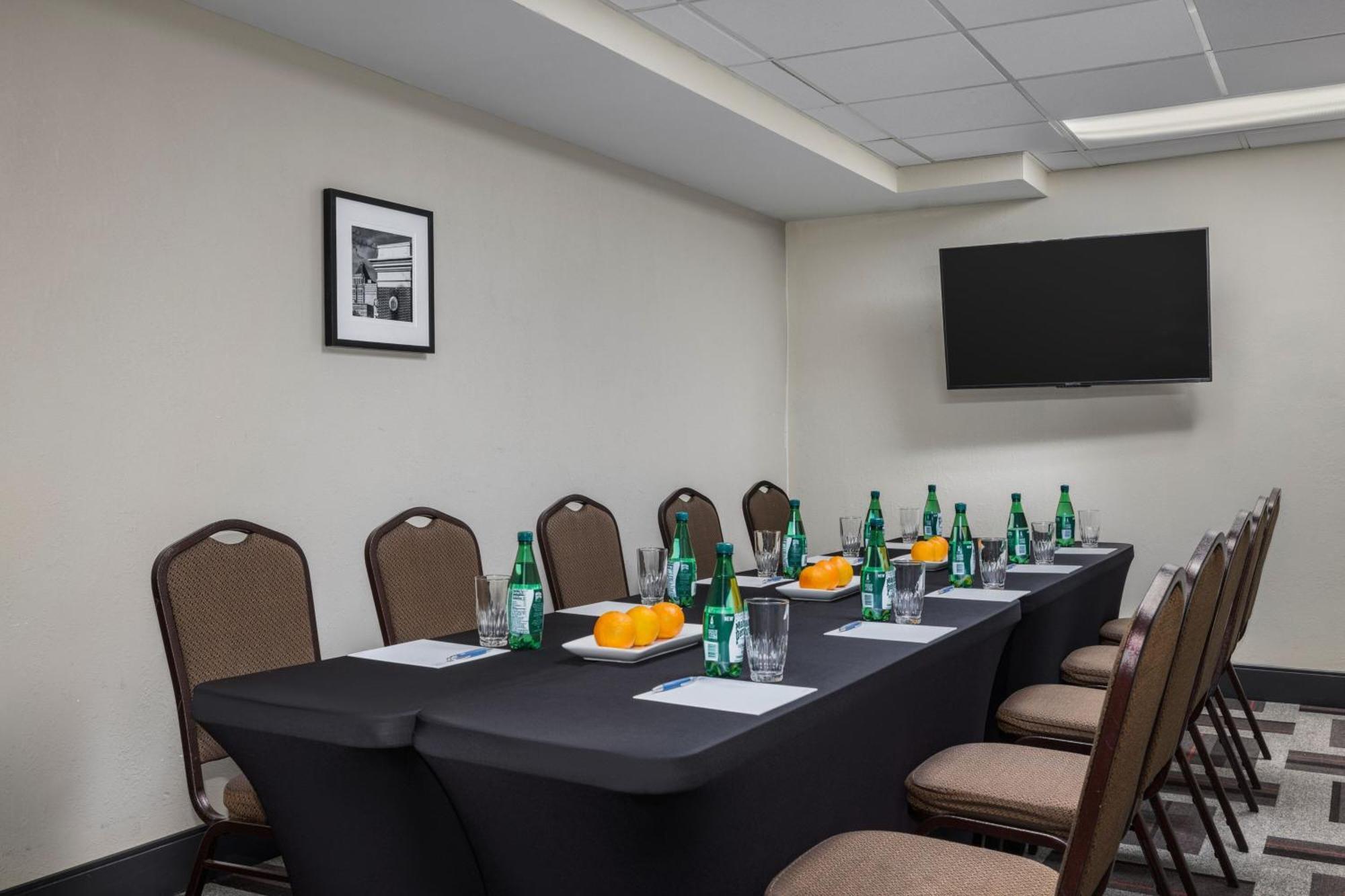 Four Points By Sheraton Greensboro Airport Ngoại thất bức ảnh