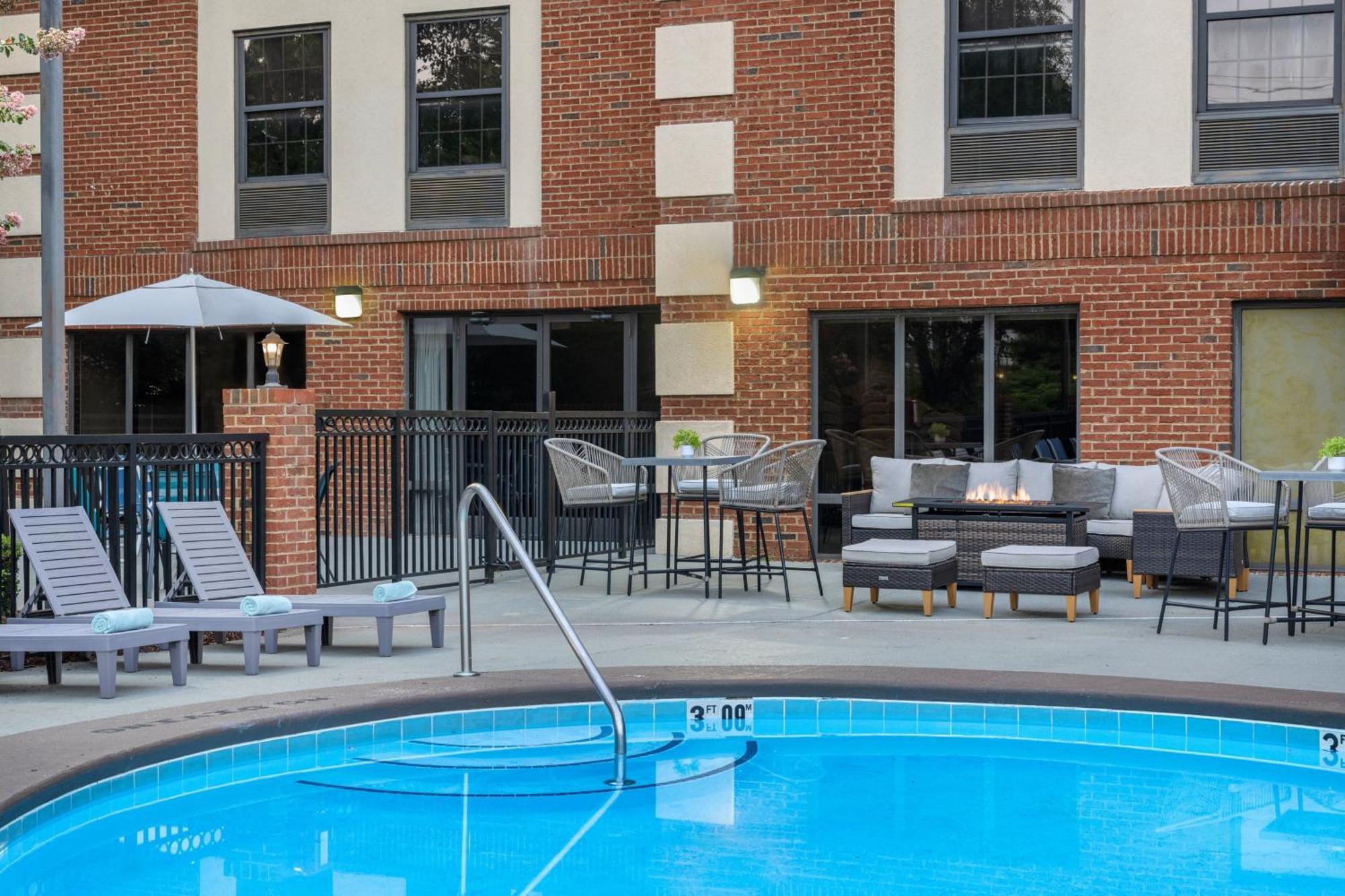 Four Points By Sheraton Greensboro Airport Ngoại thất bức ảnh